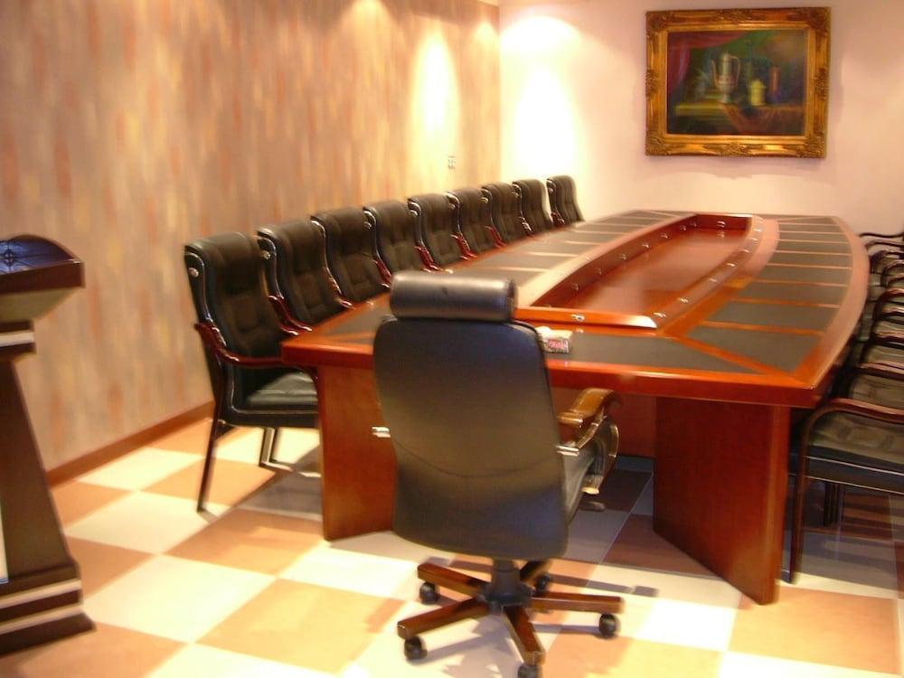 Bilqase Throne Hotel Dammam Exteriör bild